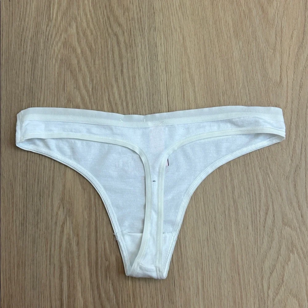 Victoria's Secret Angel Thong Panty M